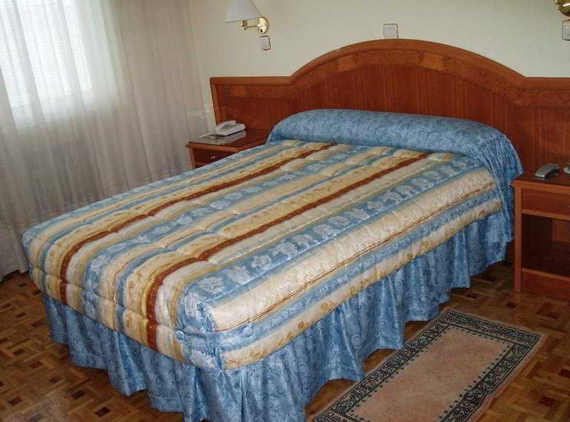 Hotel Buenos Aires Villafría de Burgos Esterno foto